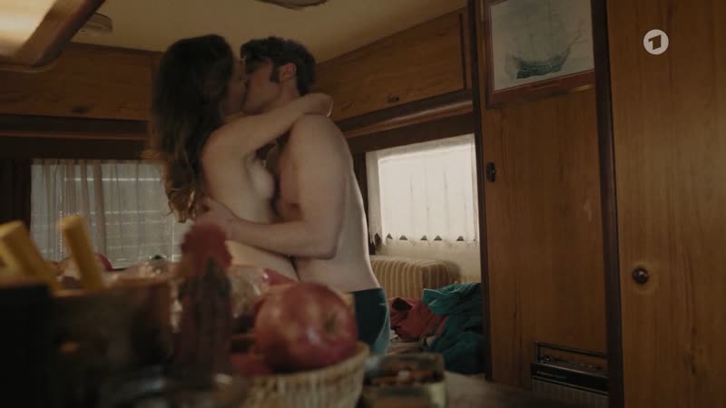 Alexandra weis, claudia michelsen, etc nude auf dem grund (2022) hd 1080p watch online