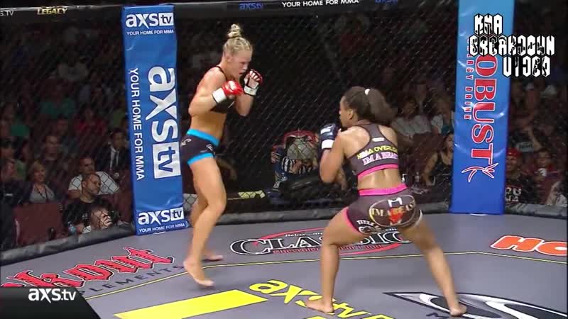 Холли нокаутирует своей коронкой