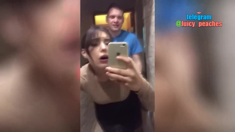 Пока мужа нет дома,шлю ему отчёт с нашим соседом,который заходит ко мне часто в гости)