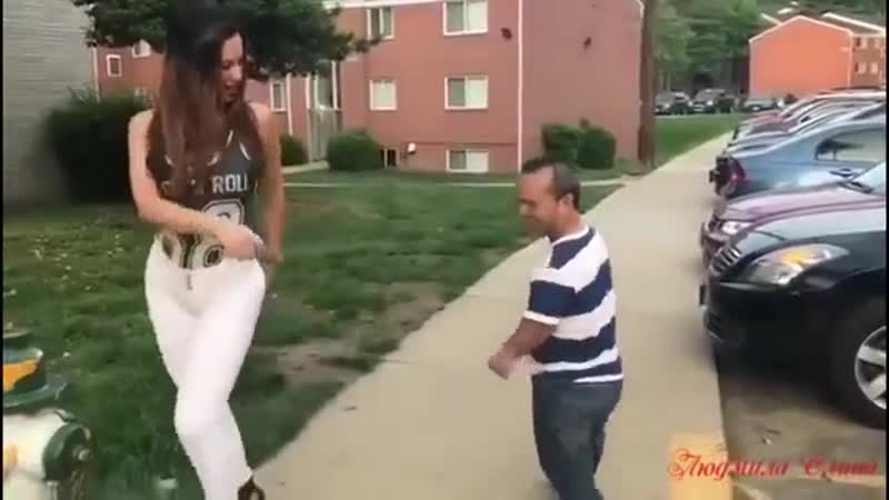 Не женюсь ой,мама я женюсь))