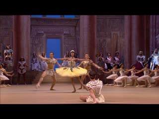 C pugni pharaoh's daughter [choreography pierre lacotte] svetlana zakharova, ruslan skvortsov, denis medvedev bt 2012