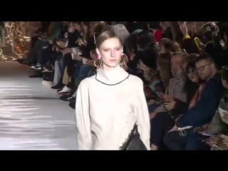 Acne studios women's autumn winter 2017/18 collection in paris (with interview)