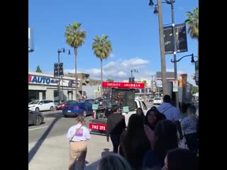 People jamming to blackpink dddd every fucking where