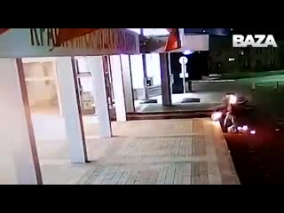 Красноярец забросал мэрию коктейлями молотова