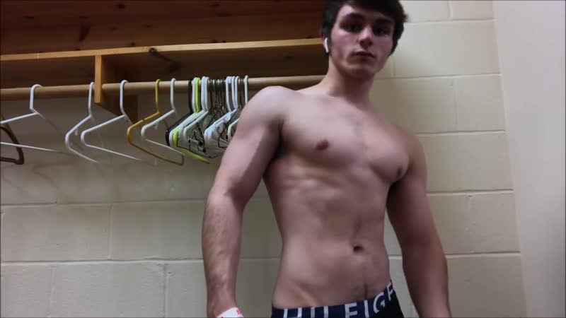 Sexy muscle boy jamie tyler pumped up gym and shredded flexing