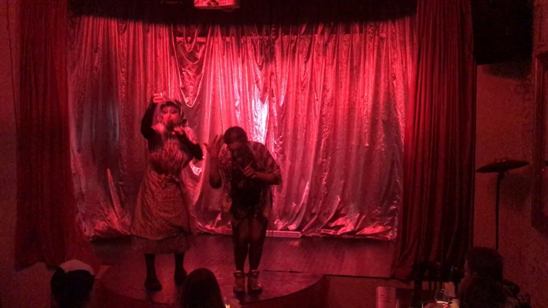 В гостях у бабушек/ evita peron &amp; pamella barmen