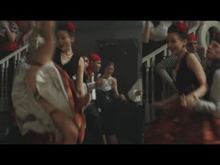 Upskirt in tv serial krasnaya koroleva