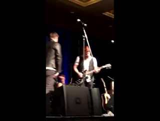 Дженсен поет "whipping post" | spnvegas vegascon 2017