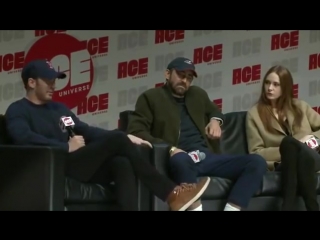 Chris evans ace comiccon in chicago