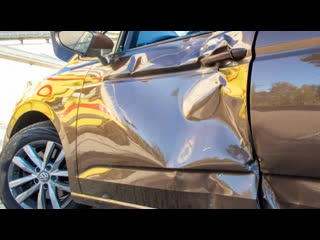 Девушку зажало в искореженном салоне после дтп