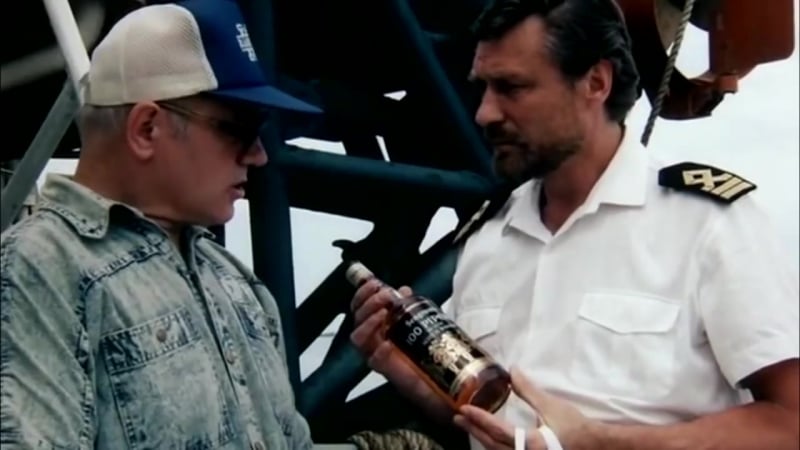 Владимир асмолов "россия на стакане"