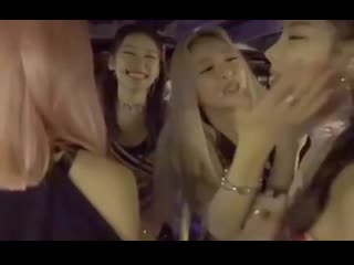 Yuna *caresses all of her unnies' faces*