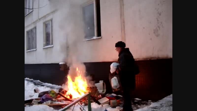Мародёр пиздит пожитки у душевнобольной бирюлёво западное