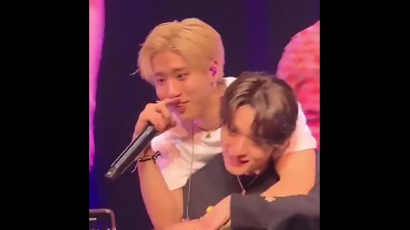 Джисон молодые минхо обнимашками