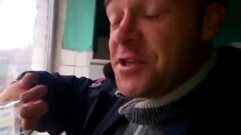 Украинский боевой офицер показывает как пить шипр