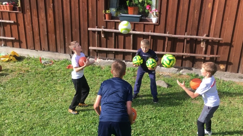 Групповое жонглирование