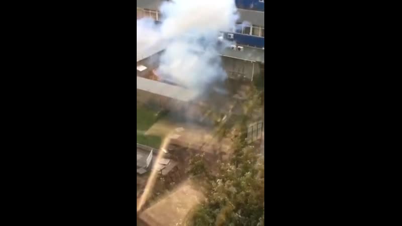 Высоковольтный провод под дождём