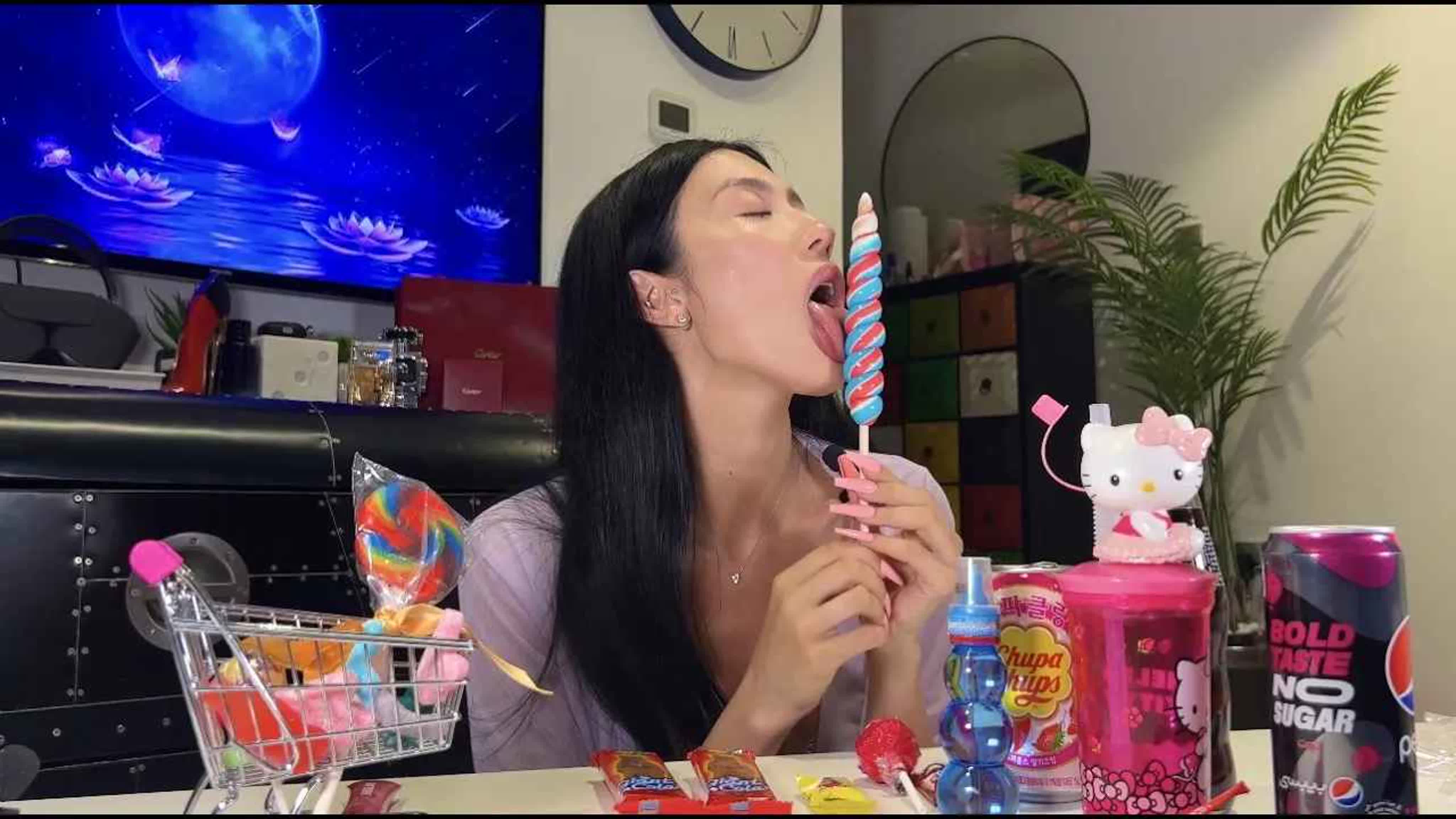 Meilee asmr 20230612 asmr licking lollypop ⧸⧸asmr eating 😝 asmr mouth  sounds 🫦 xqo6sloax1i