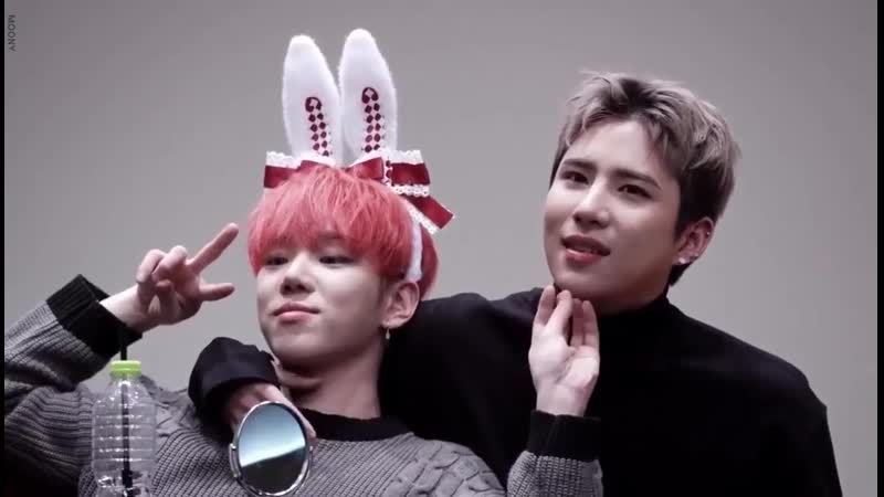 @junheessmile sehyoon rubbing byeongkwan’s neck with his thumb while byeongkwan tickles his chin