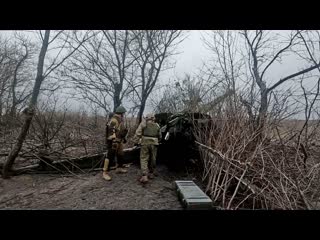 Расчет гаубицы «мста б» южной группирои войск уничтожил миномет всу под артемовском