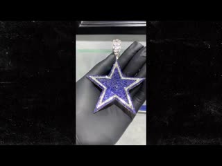 Post malone shows off $250k dallas cowboys diamond chain