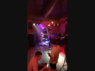 Live jeffry | bar and food