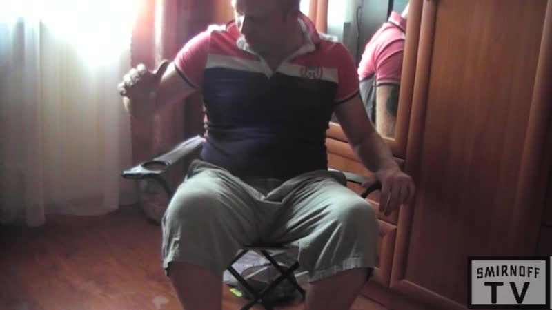 Складные стулья в облаках