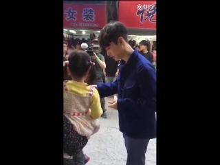 180411 go fighting wenzhou filming yixing with another cutie