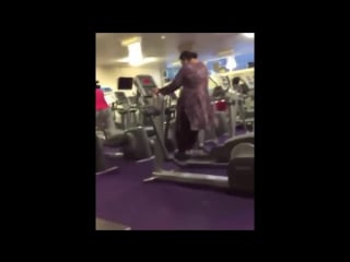 Gym fail! indian lady improperly operates an elliptical machine (hilarious)