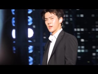 [hd fancam] 160312 exo luxion in malaysia let out the beast run close up