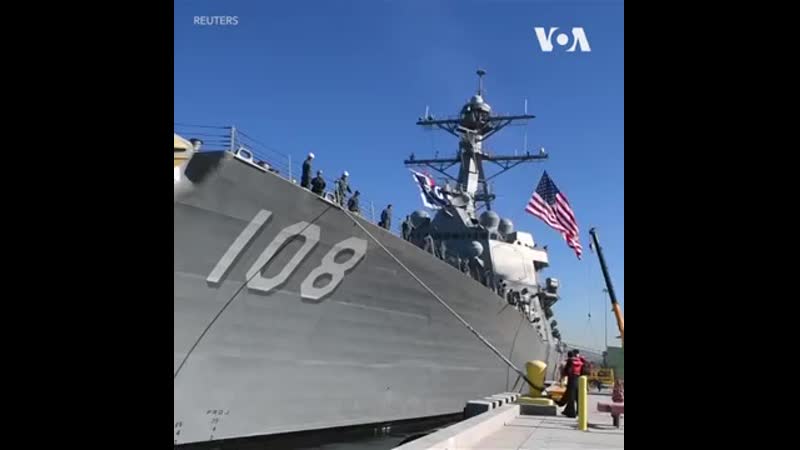 Эсминец защитил международные