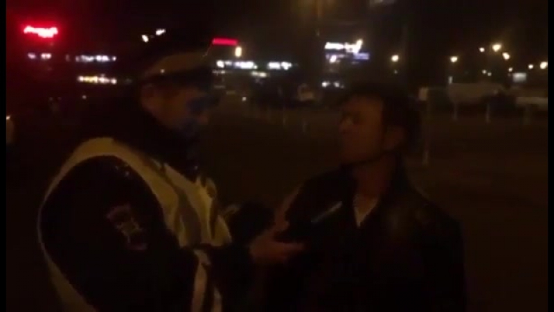 Трубку обхвати губами и дуй (6 sec)