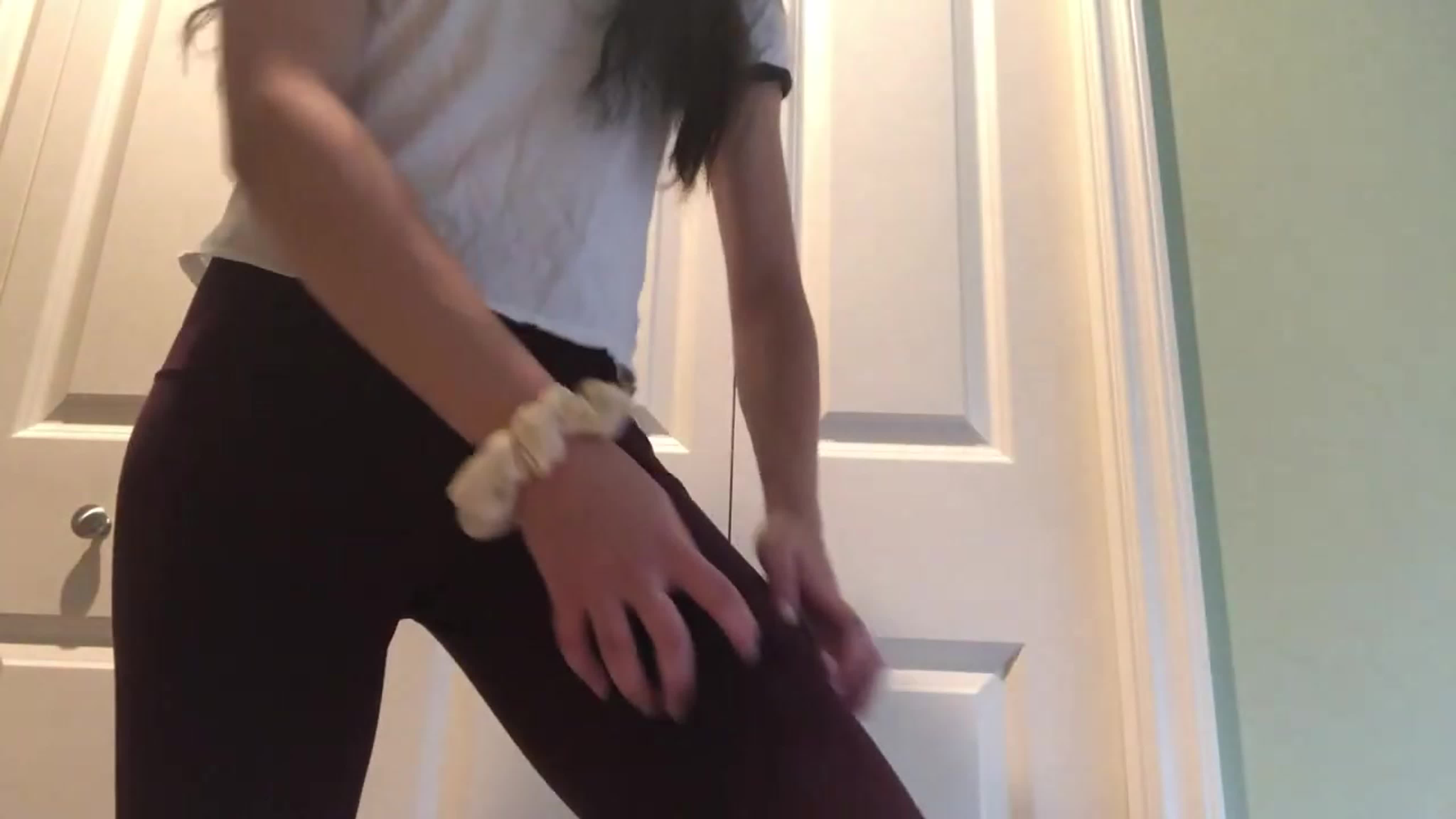 [asmr] legging scratching asmr