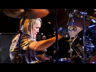 Nicko mcbrain of iron maiden [part 2] live at guitar centers 20th annual drum off (2008)