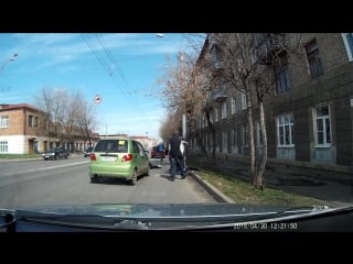 Две девочки попали под колёса иномарки рыбинск