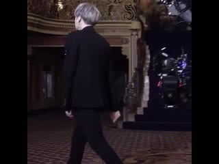 Yoongi went from sexy and hot to wiggling his butt adorably in 5 seconds please
