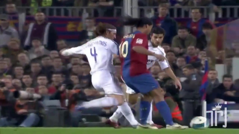 Роналдиньо уничтожает молодого серхио рамоса 🇧🇷