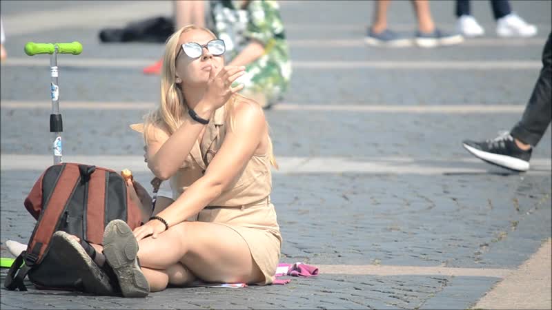 Под юбочкой (симпотяшка мамашка))