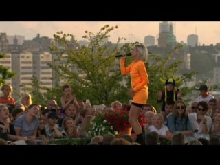 Veronica maggio–vi mot världen (allsång på skansen 26 07 2016)