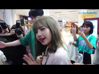 190819 jennie, rose, lisa @ gimpo airport (seoul, korea) from haneda (tokyo, japan)