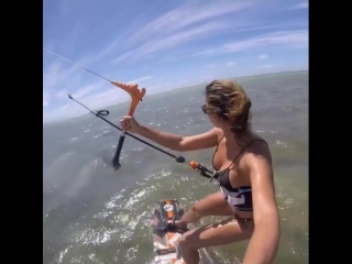 Разойдитесь, девочки катают!