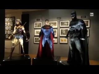 Batman v superman video shows off batmobile & costumes