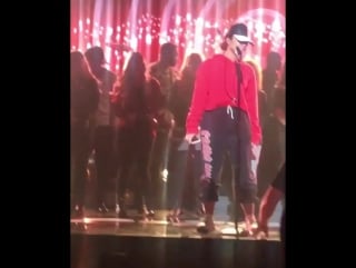 Backstage with @jlo and @ddlovato #somosunavoz #onevoice #somoslive