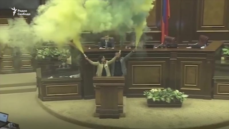 Случай в парламенте армении