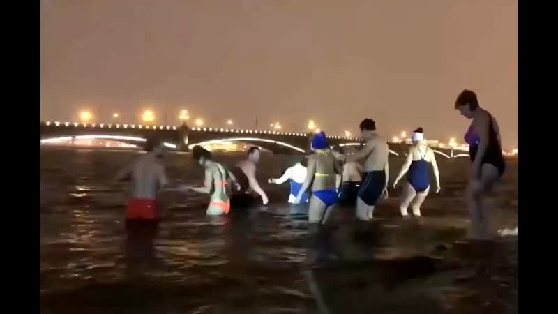 Ноябрьские купания в неве