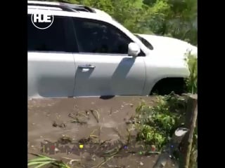 В майкопе двое мужиков проверили свою машину на тест драйв