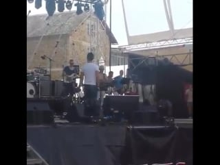 Damien sargue tout le monde chantent contre le cancer