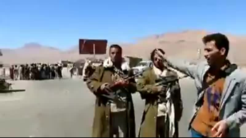 من وسط مفرق الجوف بعد تأمينه يحييكم أبطال الجيش الوطني