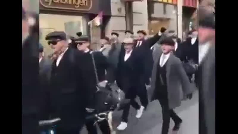 Фаны шведского клуба устроили проход в ч озырьков (360p) mp4