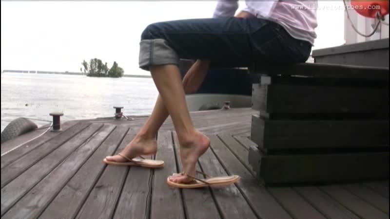 Katherina on the pier [foot fetish] [long toes]